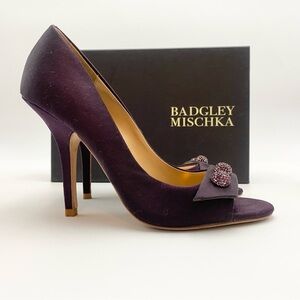 Badgley Mischka Banner Peep Toe High Heel Shoes Satin 5.5 Plum Purple Rhinestone
